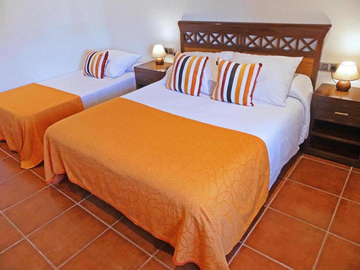 Hotel & Golf Ca La Caputxeta Кастело д'Емпуриес Екстериор снимка