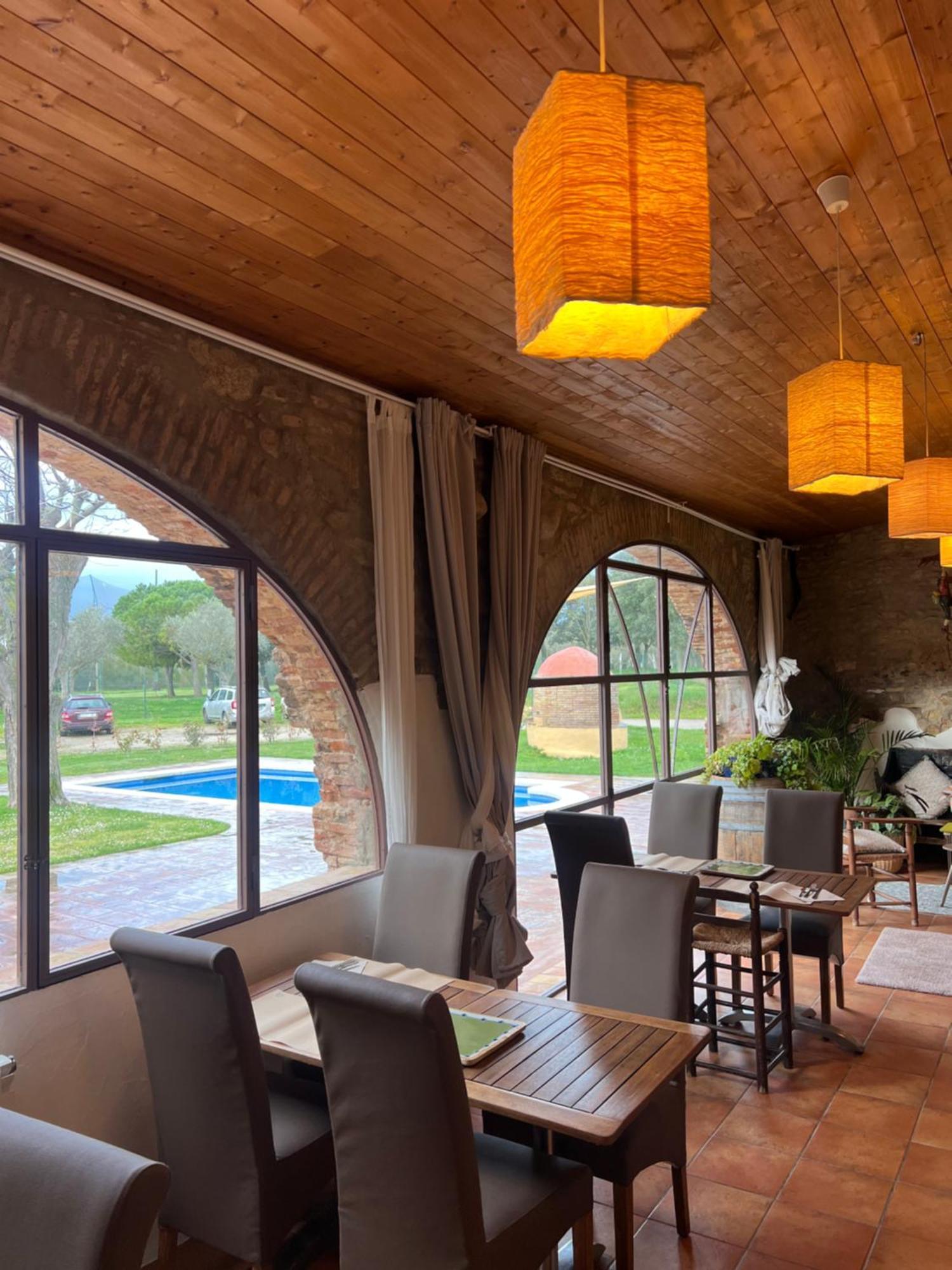 Hotel & Golf Ca La Caputxeta Кастело д'Емпуриес Екстериор снимка
